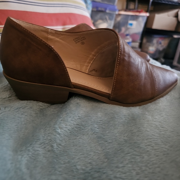 Chase + Chloe Women's Brown Flats - Picture 10 of 12